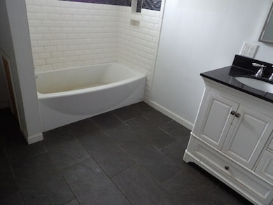 230 N Vine St, New Castle, PA 16101 - photo 3