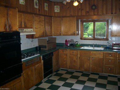 15750 Terrace Rd, Cleveland, OH 44112 - photo 2