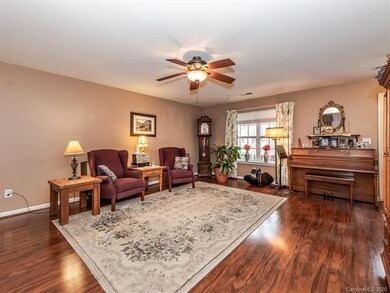 3265 Wicklow Ln, Clover, SC 29710 - photo 6