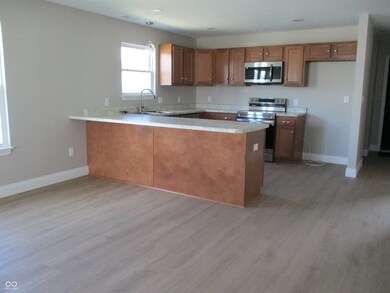 769 E Pearl St, Whiteland, IN 46184 - photo 5