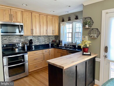 12833 Mill Brook Ct, Woodbridge, VA 22192 - photo 7