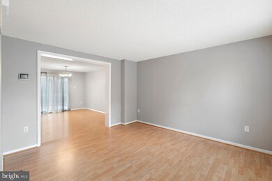 812 Wide Oak Ct, Warrenton, VA 20186 - photo 2