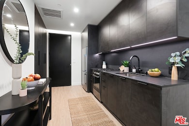 3667 Keystone Ave unit 231, Los Angeles, CA 90034 - photo 2