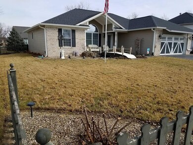 6135 E Meadow Ridge Rd, Columbus, IN 47203 - photo 5