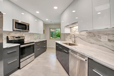 New Kitchen & Appliances