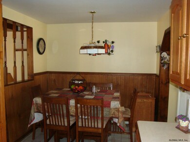 947 Obrien Ave, Schenectady, NY 12303 - photo 5