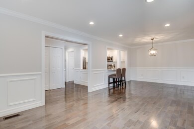 07-Living & Dining Room