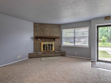1733 S Poplar Ave, Broken Arrow, OK 74012 - photo 4