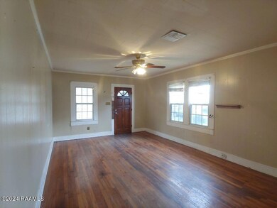 4 Living Room