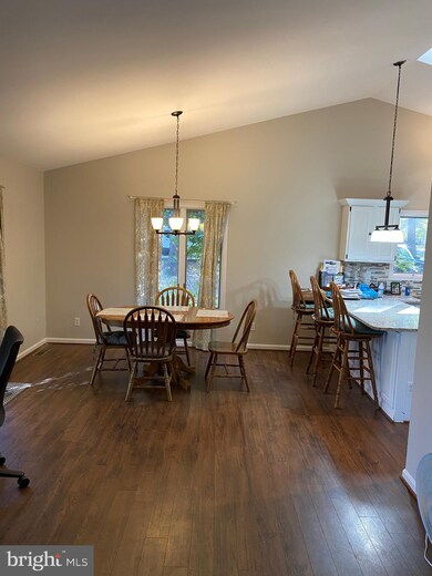 11510 Honeysuckle Ct, Swan Point, MD 20645 - photo 5