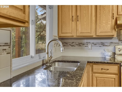 152 SE 205th Dr, Gresham, OR 97030 - photo 4