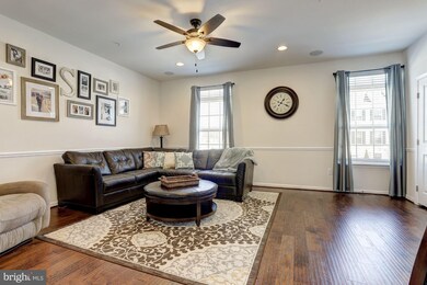 938 Magnolia Blossom Ct, Sykesville, MD 21784 - photo 2