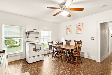 1136 N Pleasant St, Amherst, MA 01002 - photo 6