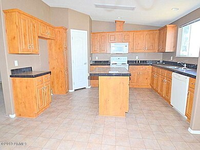 023-234486-kitchen-4