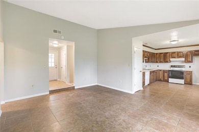 135 Foxbriar St, Slidell, LA 70461 - photo 2