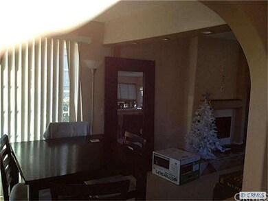 Looking to the Dining room from Entry.