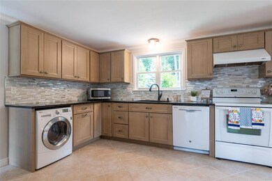 27 Durham St, Nashua, NH 03063 - photo 6