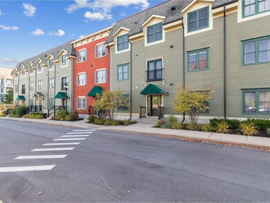 33 Naomi's Way unit 303, Colchester, VT 05446 - photo 3