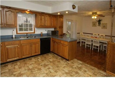 510 Mapleview Dr, Mount Washington, KY 40047 - photo 6