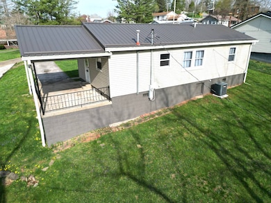 107 Hillview Cir, Spencer, WV 25276 - photo 5