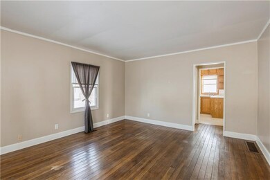 1002 W 5th St S, Newton, IA 50208 - photo 4