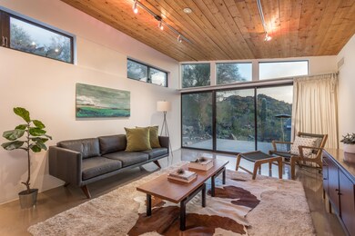 Wood ceilings & windows that charm