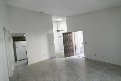 LIVING ROOM IV