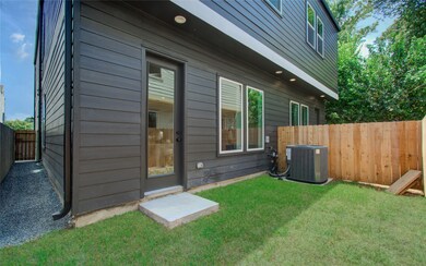 2628 W Tidwell Rd unit B, Houston, TX 77091 - photo 4