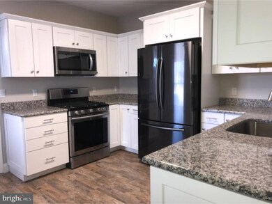 425 Juniper St, Quakertown, PA 18951 - photo 4