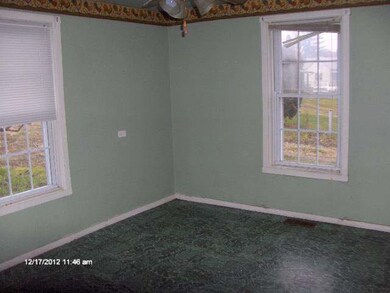 1517 S Franklin St, Muncie, IN 47302 - photo 4