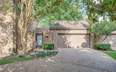 6 Town Oaks Place, Bellaire, TX 77401 - photo 4
