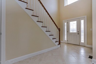 foyer_1200.jpg