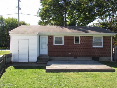 9105 Cinderella Ln, Louisville, KY 40229 - photo 5