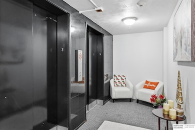 Park Plaza Condominiums unit 302, Omaha, NE 68131 - photo 3