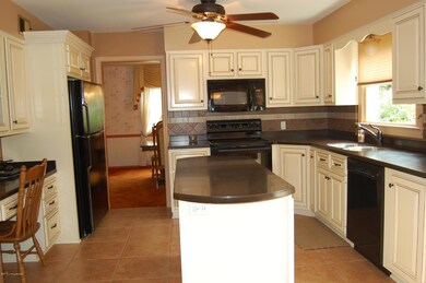 5511 Cumnock Rd, Louisville, KY 40291 - photo 4