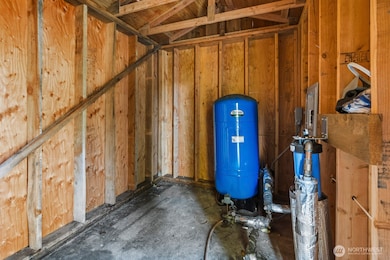 17328 Mulqueen Rd SE, Rainier, WA 98576 - photo 4