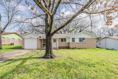 1029 Idlewood Ave, Azle, TX 76020 - photo 2