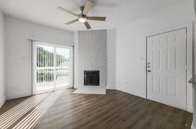 114 E 31st St unit 314, Austin, TX 78705 - photo 3