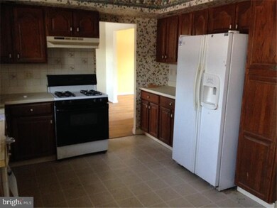 3945 Countrywood Ln, Hatboro, PA 19040 - photo 2