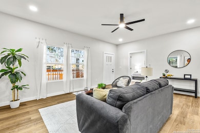 2706 W Cesar e Chavez Blvd, San Antonio, TX 78207 - photo 5