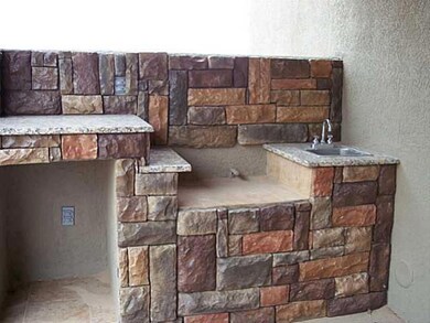 813 Desert Sky Dr, Horizon City, TX 79928 - photo 7