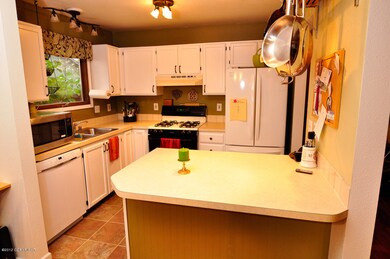 Big kitchen workspaces