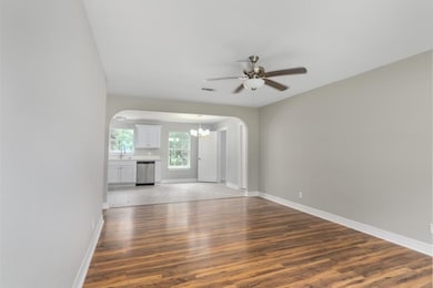 512 N Inwood Dr, Bridge City, TX 77611 - photo 3