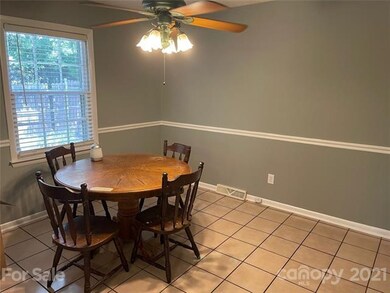 1005 W Kelly Ln, Shelby, NC 28152 - photo 3
