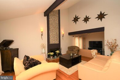 10516 Arrowood St, Fairfax, VA 22032 - photo 6