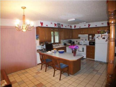 Dining off the kitchen