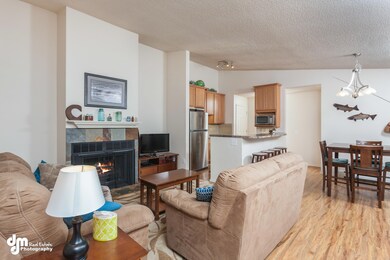 Living Room 20160426-DW-8992-FULL