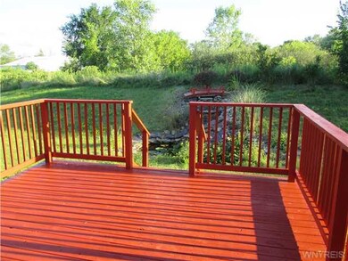 7158 Marigold Dr, North Tonawanda, NY 14120 - photo 5