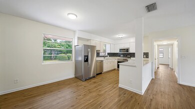 525 Matterhorn Rd, Jacksonville, FL 32216 - photo 3