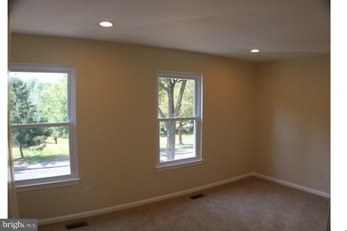 6012 Beacon Hill Place, Capitol Heights, MD 20743 - photo 7